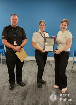 Ashford District Commander, Chief Inspector Jennifer Bassan, and Licensing Officer, PC Alistair Pringle, with managers of the accredited venues
