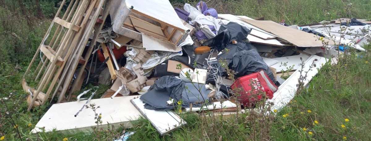 Fly tipping in Aldington