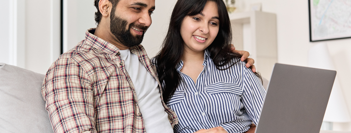 Couple finding helpful advice online