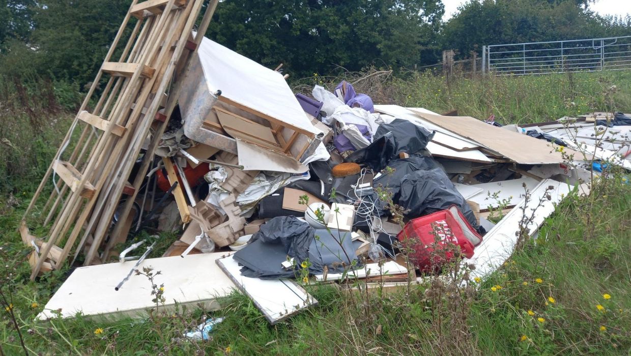 Fly tipping in Aldington