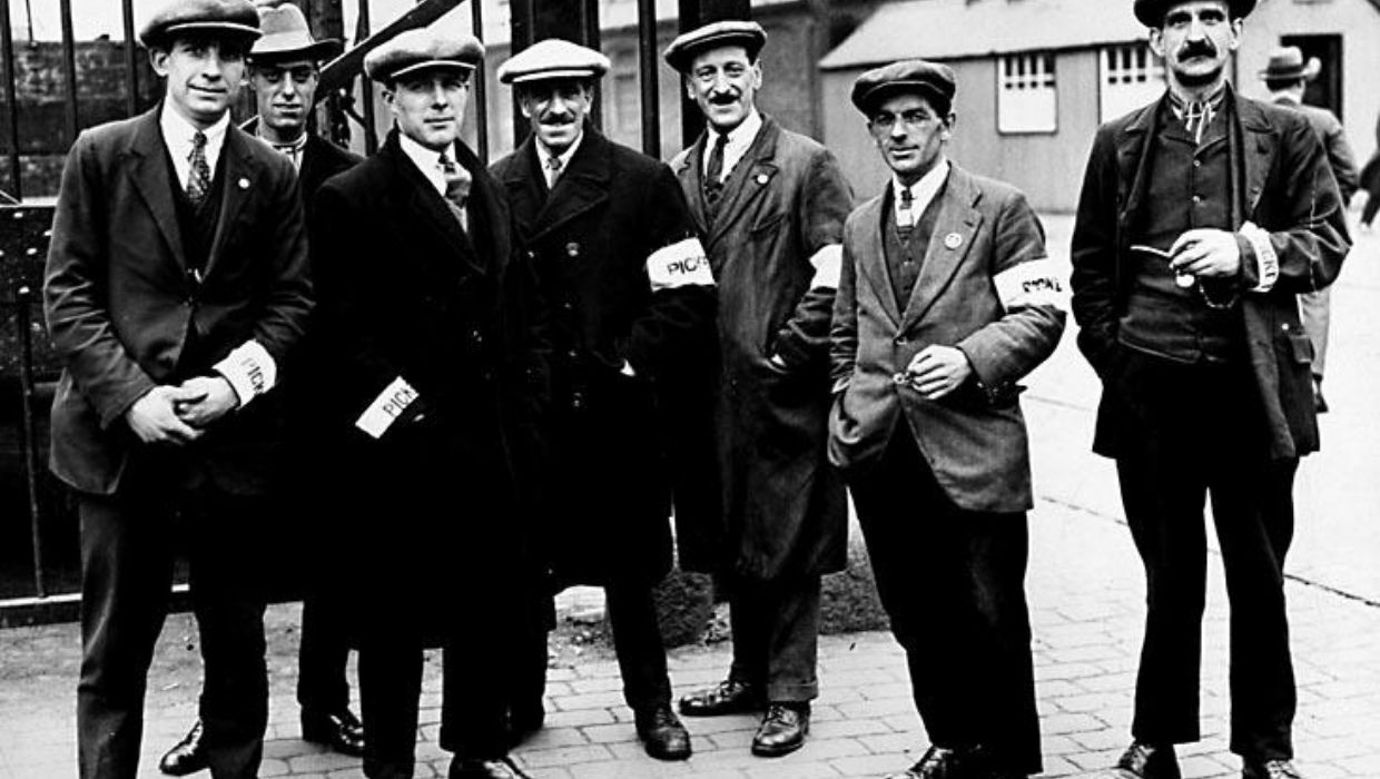 Old photo of 1926 General Strike.