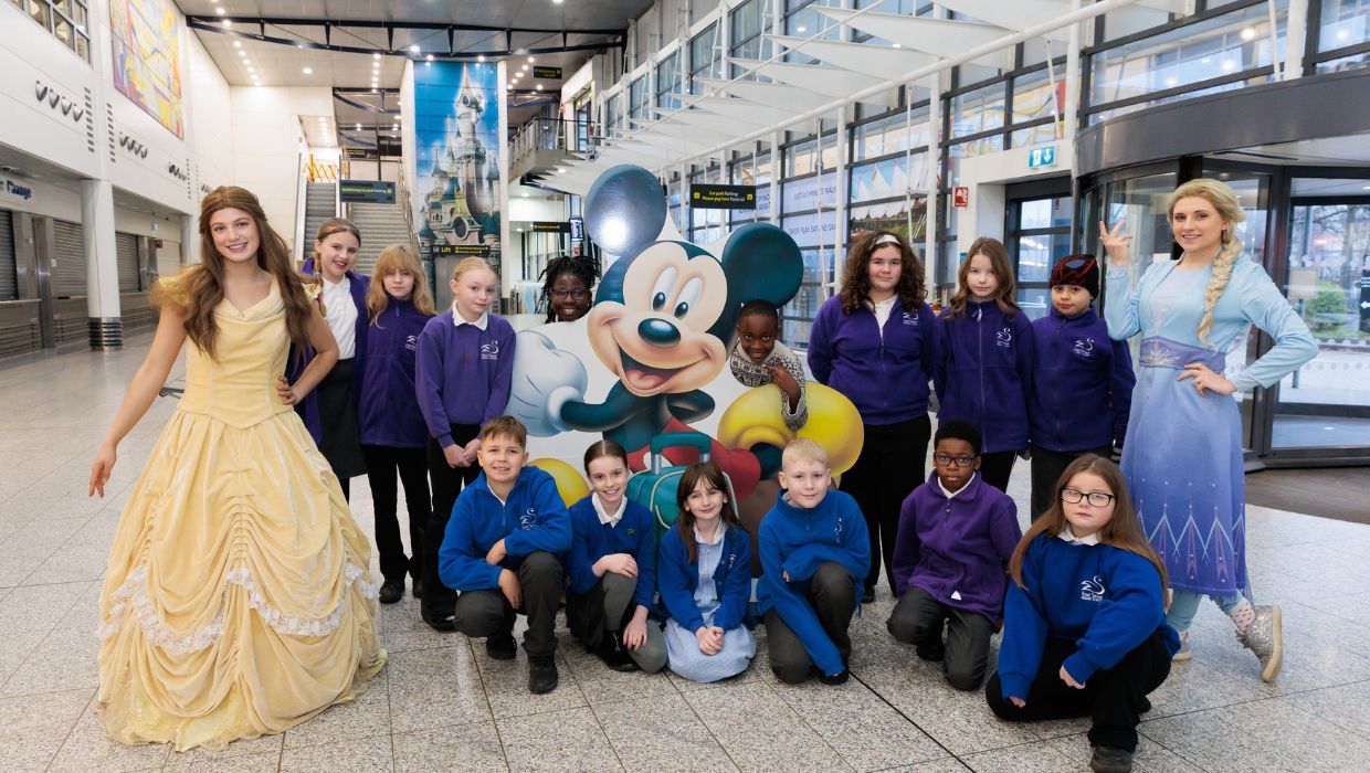 Image entitled Choir members from East Stour Primary School