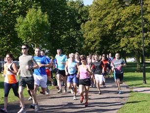 people running in Victoria Park