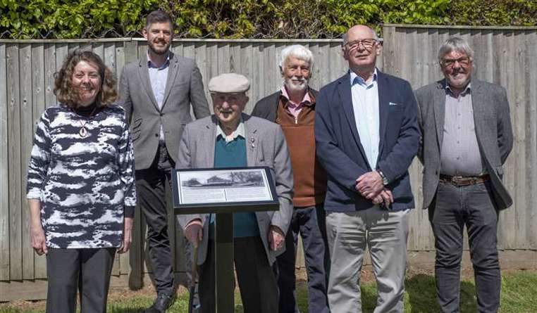 Philippa Seager, Matthew Forest, Robin Britsher, Chris Morley and Alan Dean (c) Ellie Crook