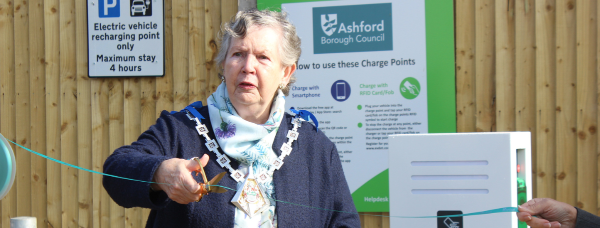 Mayor of Ashford, Cllr Jenny Webb cutting the ribbon