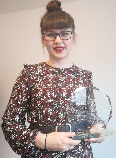 Former ABC apprentice electrician Ellen Lodge with her national award