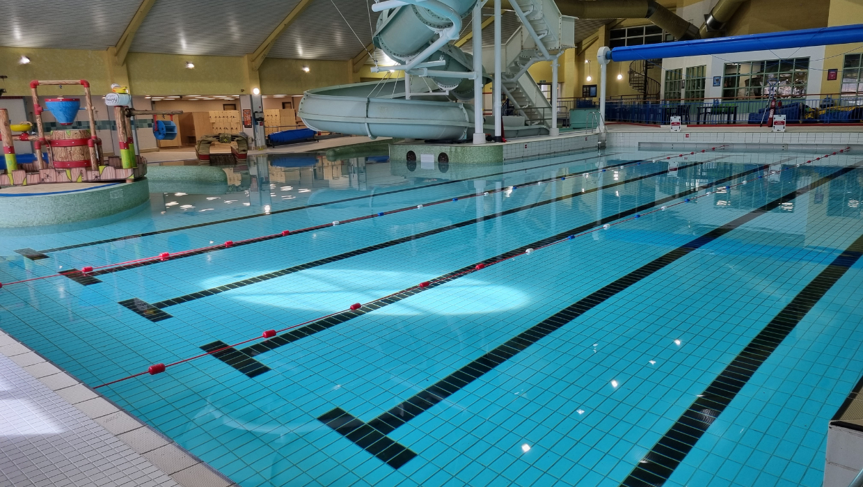 Tenterden Leisure Centre swimming pool reopens tile