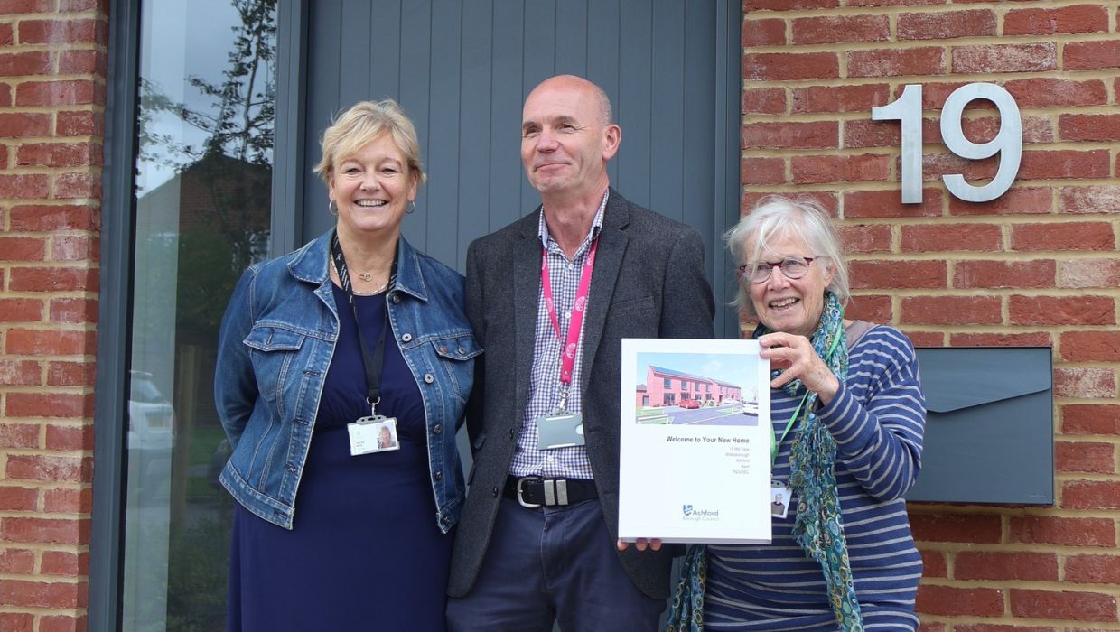 L-R ABC Chief Executive Tracey Kerly, ABC Leader Cllr Noel Ovenden, ward member Cllr Liz Wright with tenant welcome pack
